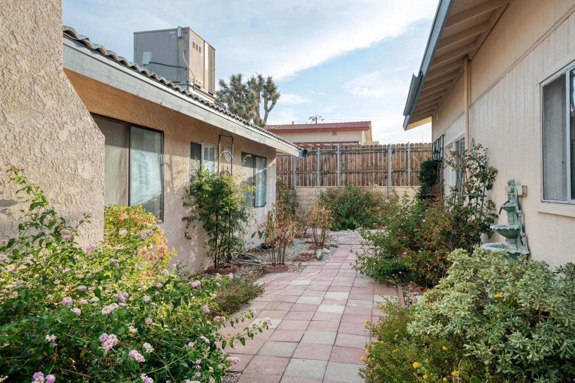 Archie By Avantstay Desert Retreat W Courtyard Edge Of Joshua Tree Yucca Valley Eksteriør billede